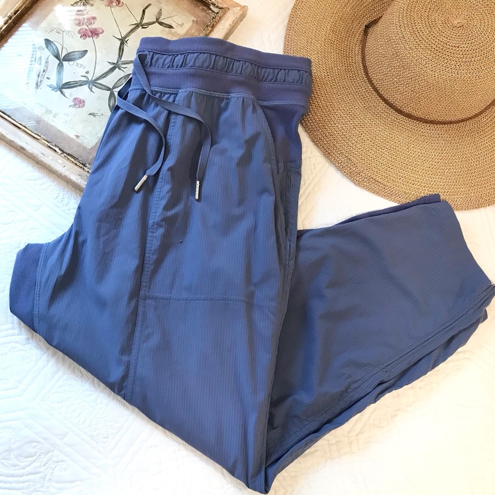 Lululemon Dance Studio MR Crop Pitch Blue